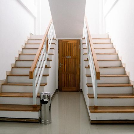 Christika Homestay Лабуан Баджо Екстериор снимка