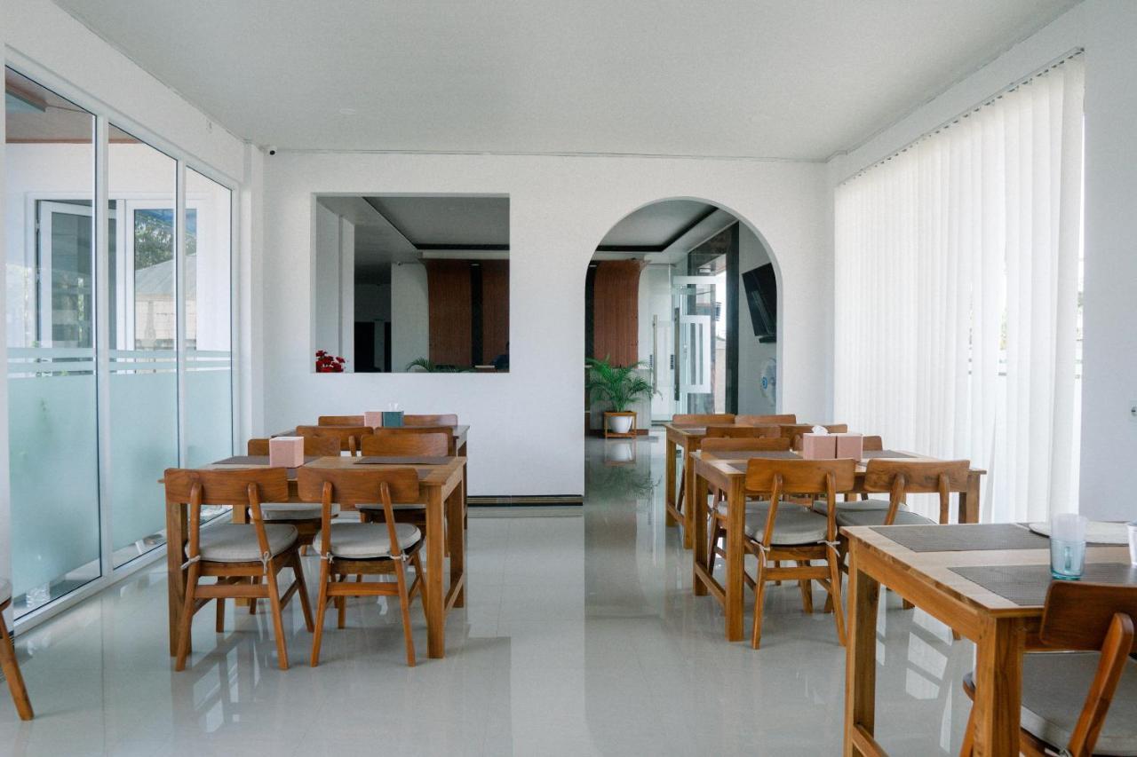 Christika Homestay Лабуан Баджо Екстериор снимка