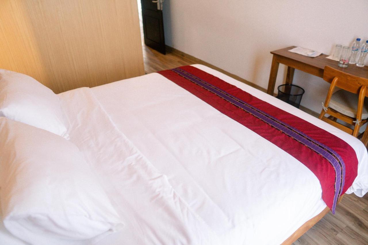 Christika Homestay Лабуан Баджо Екстериор снимка
