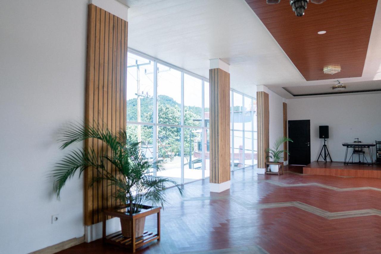 Christika Homestay Лабуан Баджо Екстериор снимка