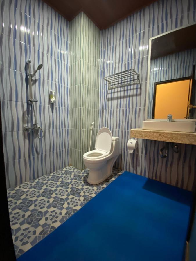 Christika Homestay Лабуан Баджо Екстериор снимка
